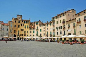 Piazza Anfiteatro Lucca